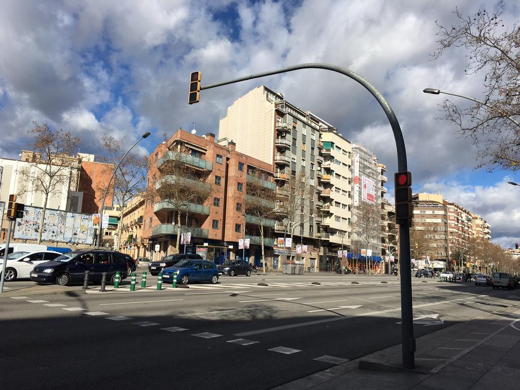 New & Sunny Apartment برشلونة المظهر الخارجي الصورة
