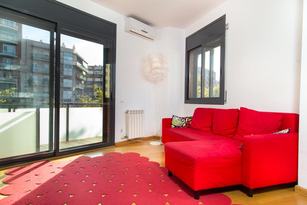 New & Sunny Apartment برشلونة المظهر الخارجي الصورة