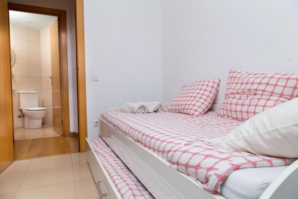 New & Sunny Apartment برشلونة المظهر الخارجي الصورة